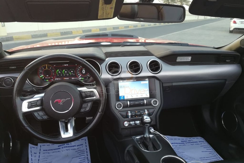 红色的 福特 野马谢尔比 GT500 敞篷 V8 2019